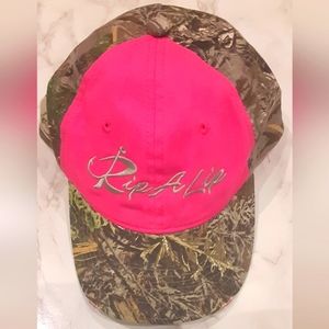 EUC Realtree Rip A Lip hat